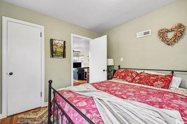1605 E Madison Street, South Bend, IN 46617