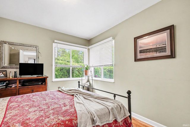 1605 E Madison Street, South Bend, IN 46617