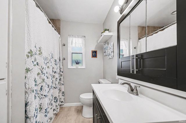 1605 E Madison Street, South Bend, IN 46617