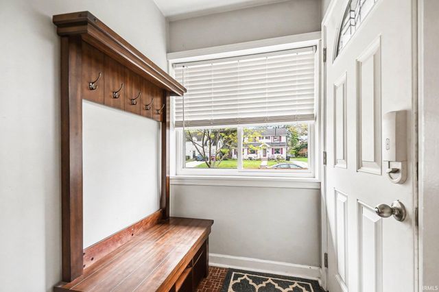 1605 E Madison Street, South Bend, IN 46617