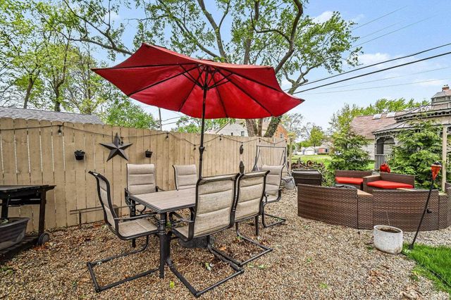 1605 E Madison Street, South Bend, IN 46617
