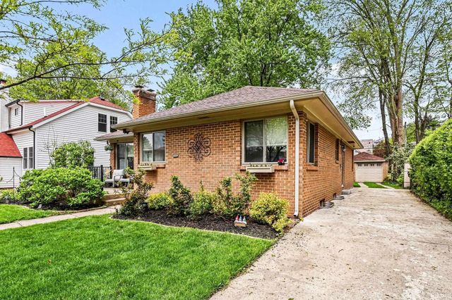 1605 E Madison Street, South Bend, IN 46617