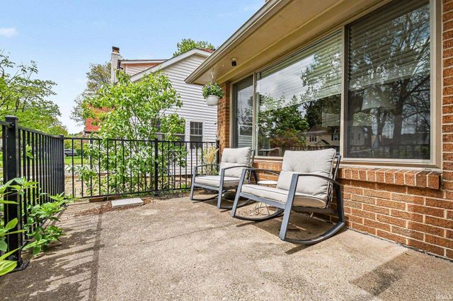 1605 E Madison Street, South Bend, IN 46617