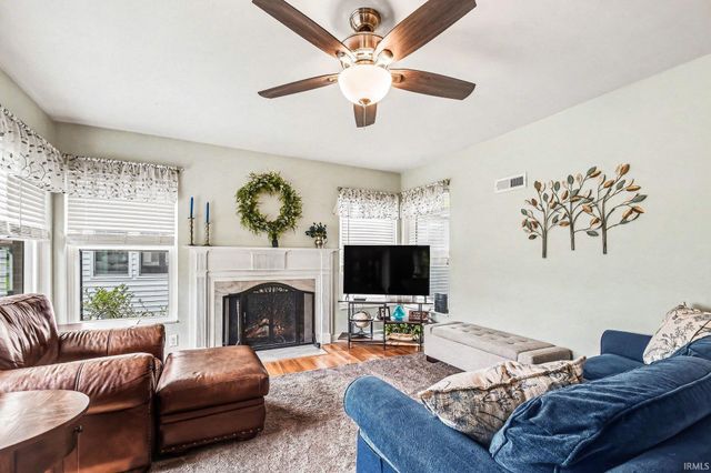 1605 E Madison Street, South Bend, IN 46617