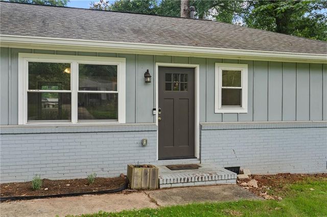 551 Floyd Drive SE, Smyrna, GA 30082