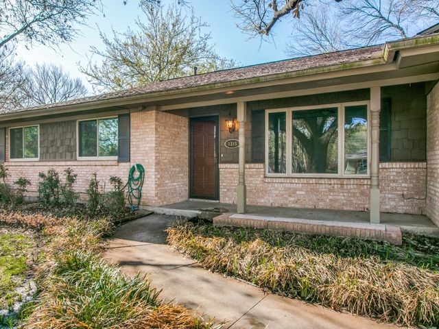 1315 Greenbriar Street, Denton, TX 76201