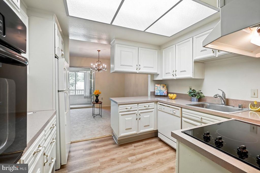 Image 1 of property listing at 3320 GLENEAGLES DR #68-2A, Silver Spring, MD 20906