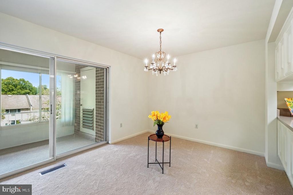Image 15 of property listing at 3320 GLENEAGLES DR #68-2A, Silver Spring, MD 20906