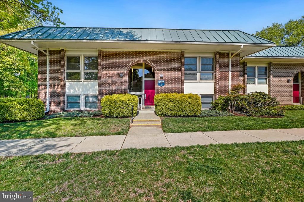 Image 22 of property listing at 3320 GLENEAGLES DR #68-2A, Silver Spring, MD 20906