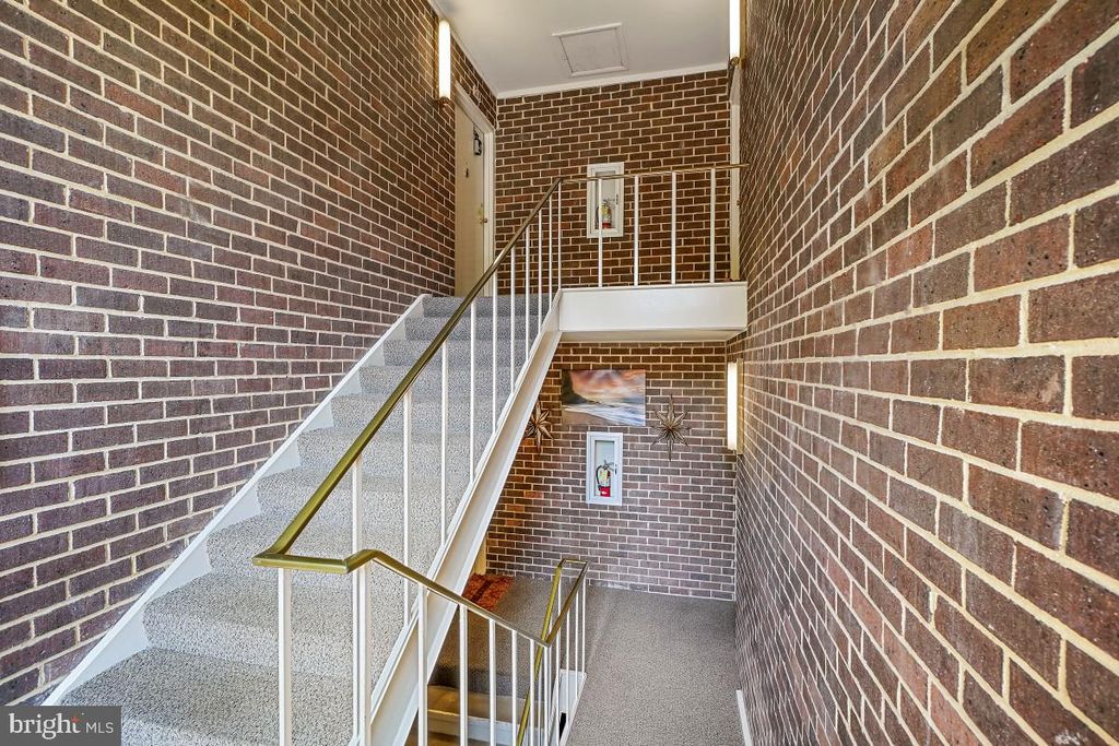 Image 23 of property listing at 3320 GLENEAGLES DR #68-2A, Silver Spring, MD 20906