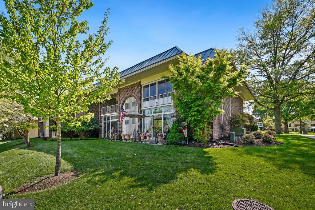 Image 24 of property listing at 3320 GLENEAGLES DR #68-2A, Silver Spring, MD 20906