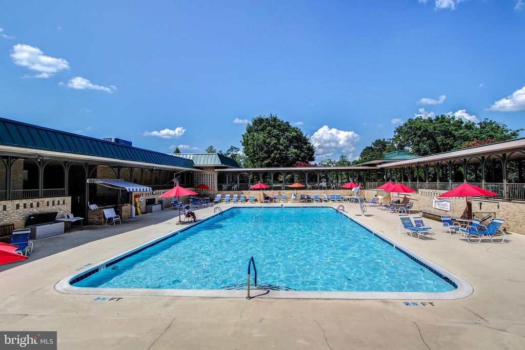 Image 29 of property listing at 3320 GLENEAGLES DR #68-2A, Silver Spring, MD 20906