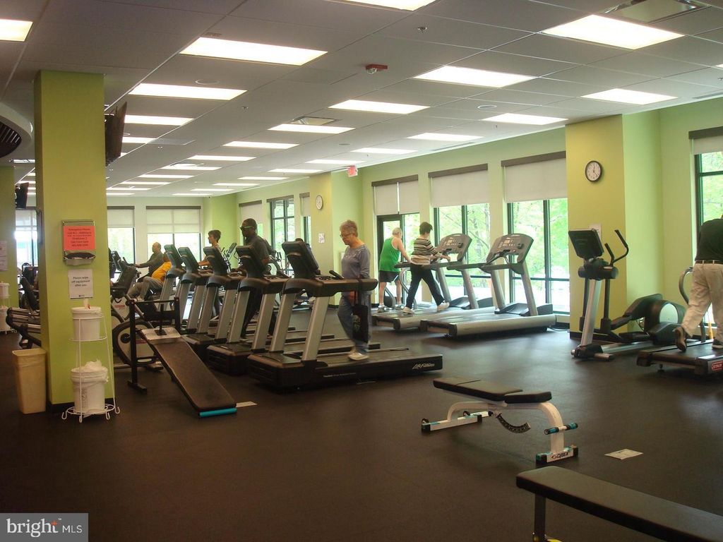 Image 35 of property listing at 3320 GLENEAGLES DR #68-2A, Silver Spring, MD 20906