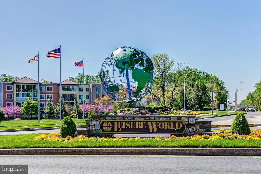 Image 40 of property listing at 3320 GLENEAGLES DR #68-2A, Silver Spring, MD 20906