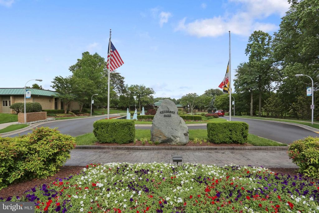 Image 45 of property listing at 3320 GLENEAGLES DR #68-2A, Silver Spring, MD 20906