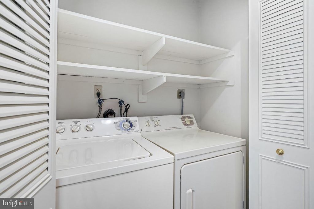 Image 6 of property listing at 3320 GLENEAGLES DR #68-2A, Silver Spring, MD 20906