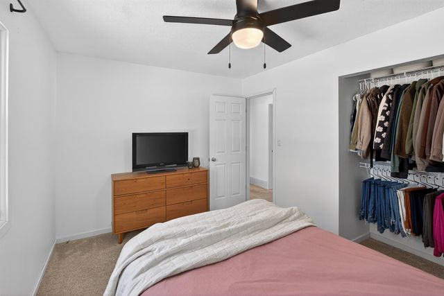 943 Progress Avenue, Waterloo, IA 50701