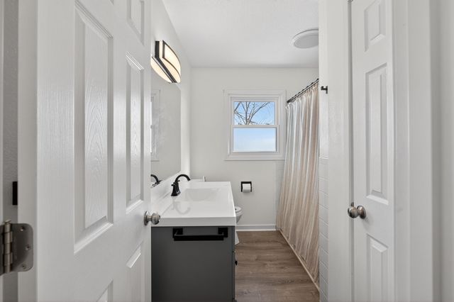 943 Progress Avenue, Waterloo, IA 50701