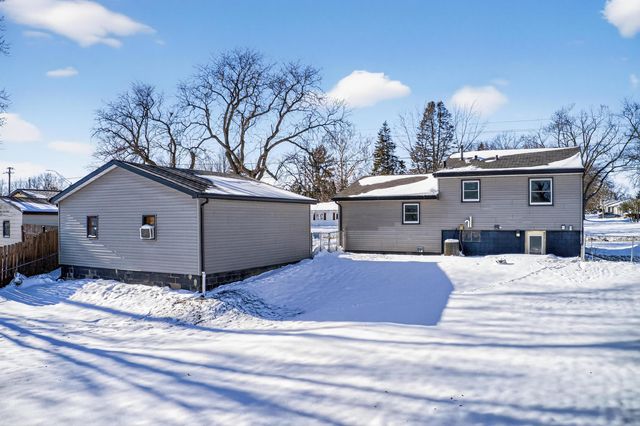 943 Progress Avenue, Waterloo, IA 50701