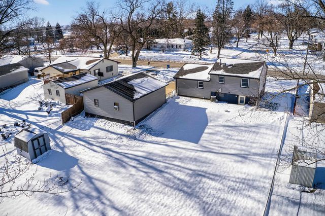 943 Progress Avenue, Waterloo, IA 50701