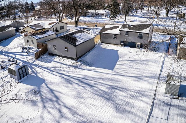 943 Progress Avenue, Waterloo, IA 50701