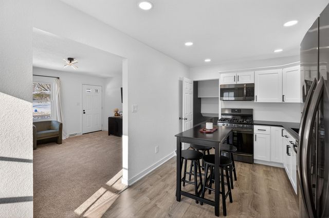 943 Progress Avenue, Waterloo, IA 50701