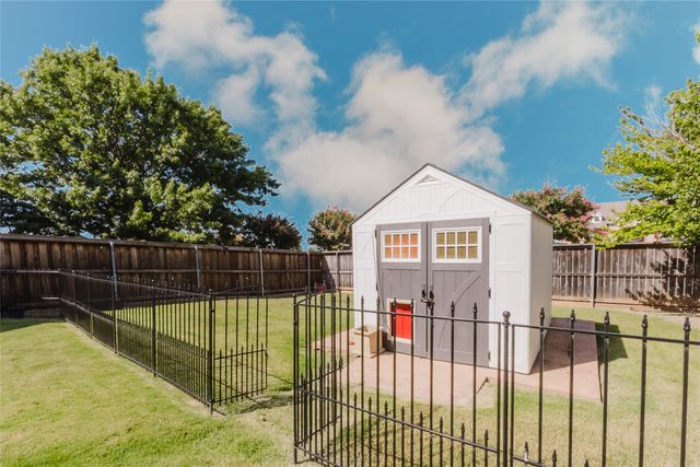 5520 Champlain Drive, Fort Worth, TX 76137