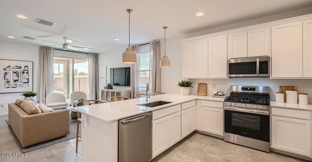 2123 W Rutledge Avenue, Apache Junction, AZ 85120