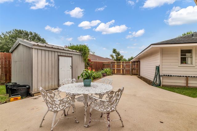 10906 Cayman Mist Drive, Houston, TX 77075