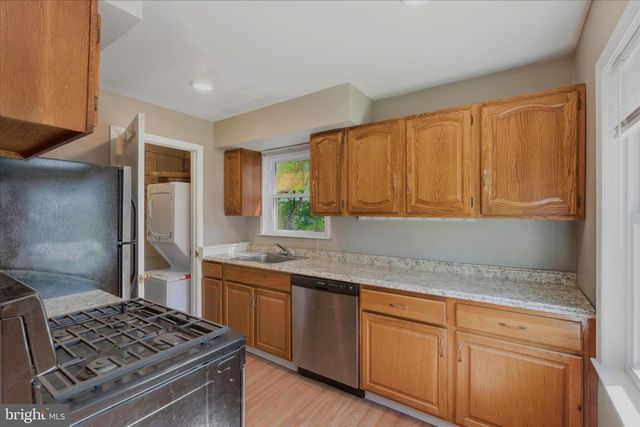 1048 S EDISON ST, Arlington, VA 22204