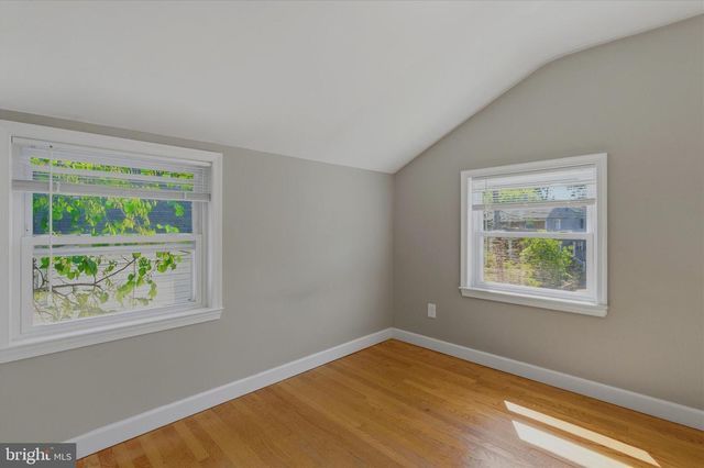 1048 S EDISON ST, Arlington, VA 22204