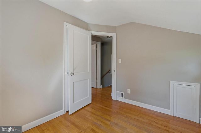 1048 S EDISON ST, Arlington, VA 22204