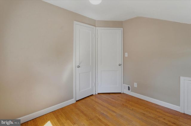 1048 S EDISON ST, Arlington, VA 22204