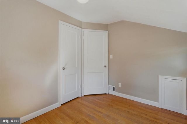1048 S EDISON ST, Arlington, VA 22204