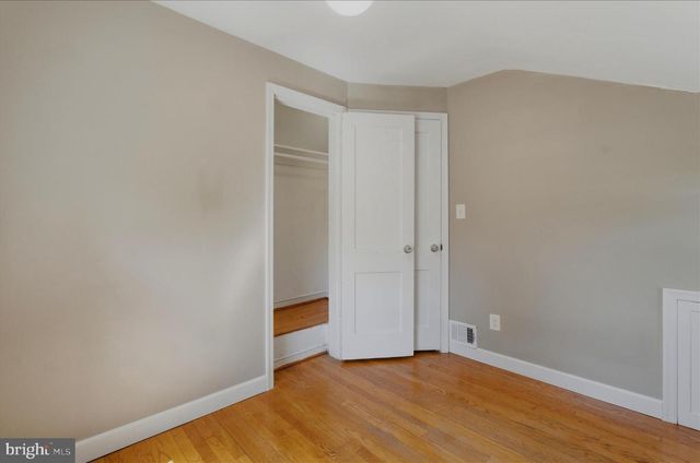 1048 S EDISON ST, Arlington, VA 22204