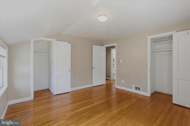 1048 S EDISON ST, Arlington, VA 22204
