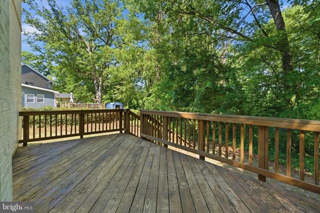 1048 S EDISON ST, Arlington, VA 22204