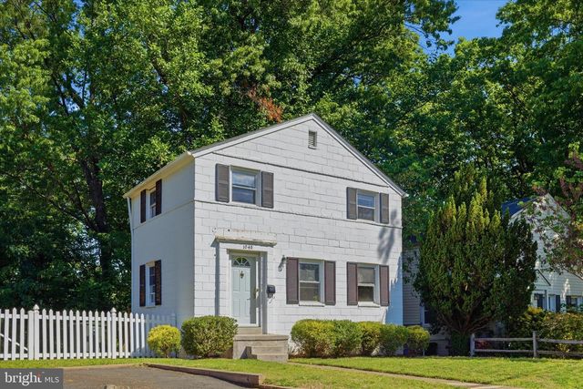 1048 S EDISON ST, Arlington, VA 22204