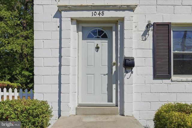 1048 S EDISON ST, Arlington, VA 22204