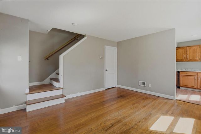1048 S EDISON ST, Arlington, VA 22204
