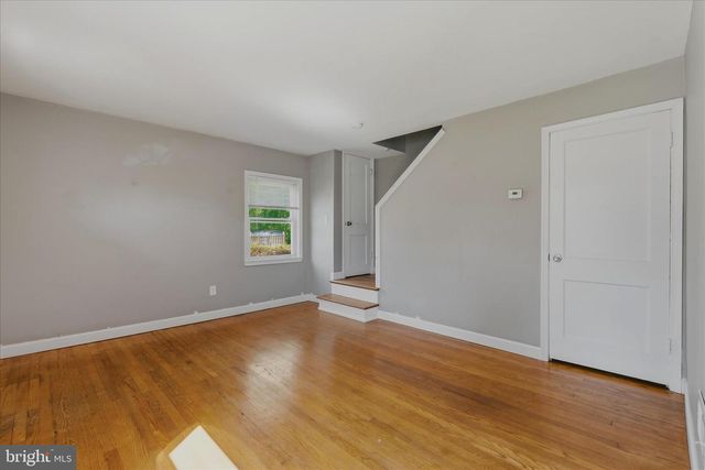 1048 S EDISON ST, Arlington, VA 22204