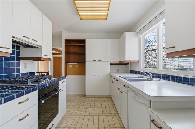 1510 Barnard Road, Ann Arbor, MI 48103