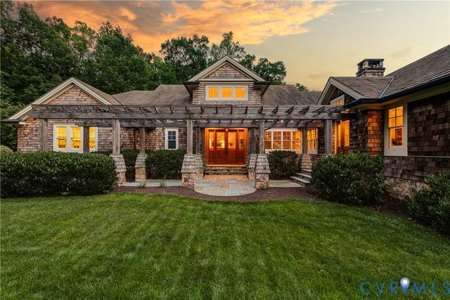 202 Kinloch Rd, Manakin Sabot, VA 23103