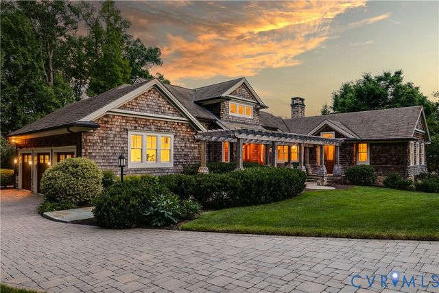 202 Kinloch Rd, Manakin Sabot, VA 23103