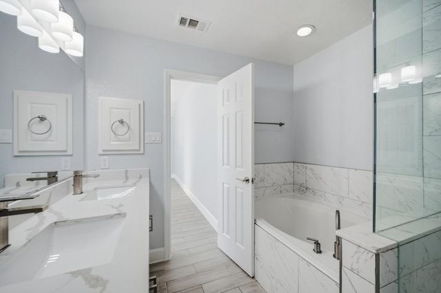 3116 Creek Bank Lane, Pearland, TX 77581