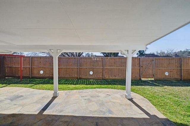 3116 Creek Bank Lane, Pearland, TX 77581