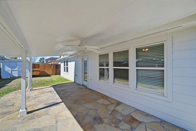 3116 Creek Bank Lane, Pearland, TX 77581