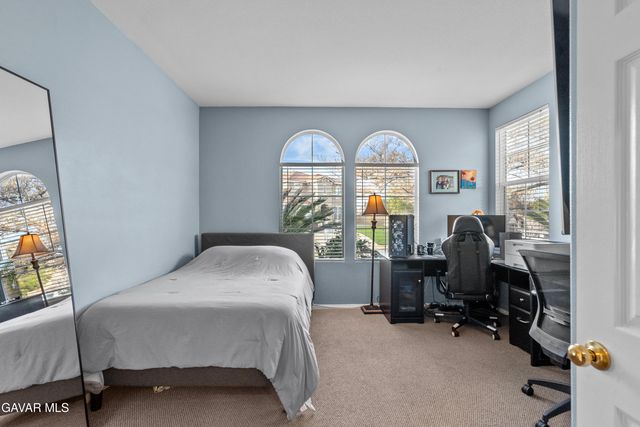 39926 Meadowcrest Way, Palmdale, CA 93551