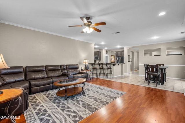 39926 Meadowcrest Way, Palmdale, CA 93551