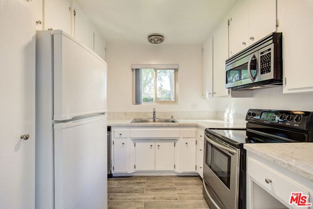 2230 S Redondo Boulevard, Los Angeles, CA 90016